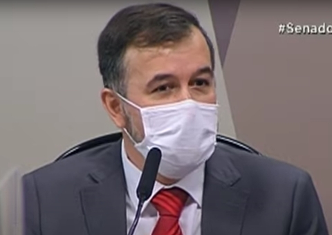 Auditor diz que relatório foi alterado e só enviou ao pai, amigo de Bolsonaro