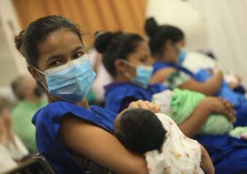 270 grávidas e puérperas foram imunizadas em maternidades de Manaus