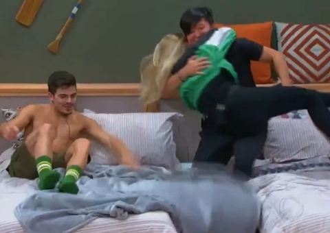 Pyong carrega, põe Antonela em sua cama e leva alfinetada: ‘Sua mulher vai amar'