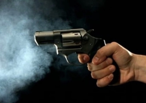 Policial aposentado é morto a tiros por PMs após proteger filhos