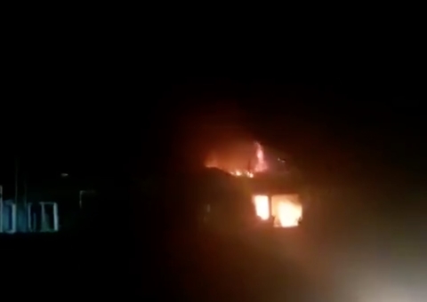 Criança de 6 anos tem queimaduras de 3º grau durante incêndio no Amazonas