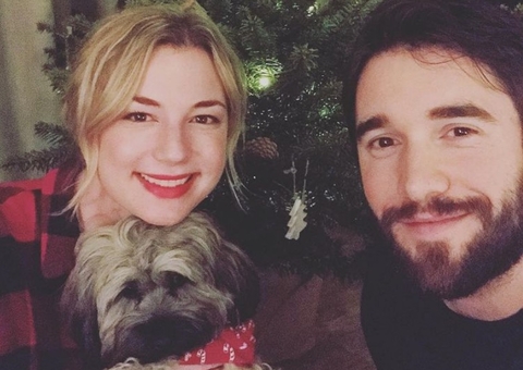 Atriz de Revenge, Emily VanCamp anuncia nascimento da filha; veja fotos