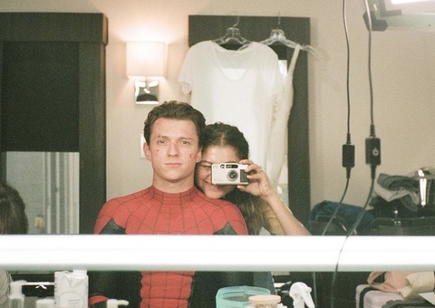 Assumidos, Tom Holland se declara para Zendaya em aniversário da atriz