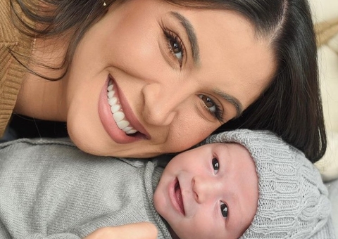 Bianca Andrade relata dores durante amamentação por causa do silicone 