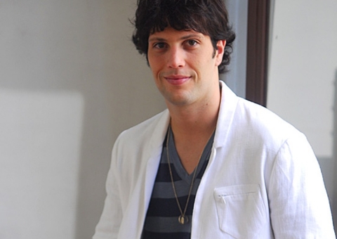 Ex-ator da Globo, Gustavo Leão vira chef em restaurante da Disney