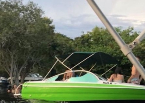 Empresário tem lancha roubada por dupla armada na Praia da Lua, em Manaus