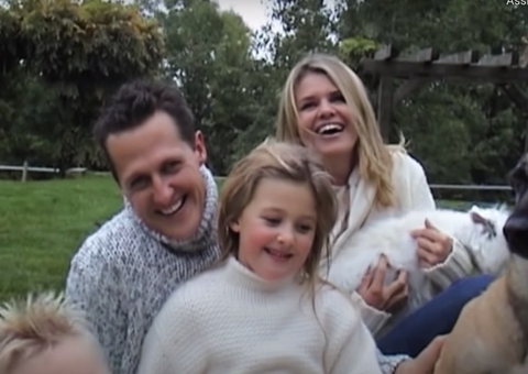 Mulher de Schumacher chora e diz que sente saudade do marido: ‘todo dia’