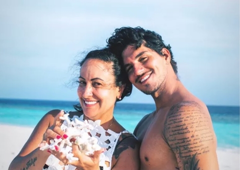 Mãe de Gabriel Medina comemora tricampeonato do filho após brigas