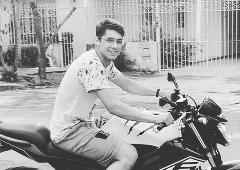 Youtuber morre em grave acidente de moto na avenida do Turismo em Manaus