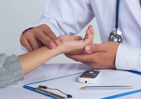 Especialista faz alerta sobre sinais do diabetes infantil