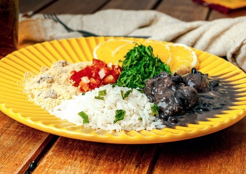 Feijoada beneficente da Casa Vhida acontece neste sábado em Manaus