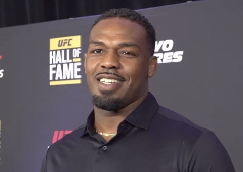 Jon Jones é detido acusado de violência doméstica, diz site