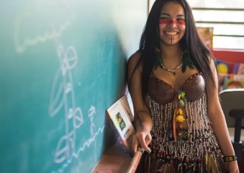 Jovem indígena deixa aldeia para cursar medicina no RS