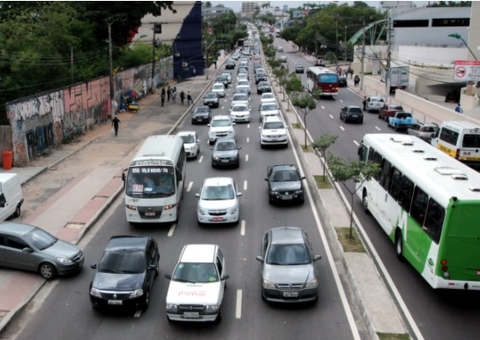 Câmara aprova punição para quem divulgar infração de trânsito