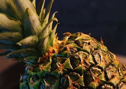 Se sentido inchado? Este suco detox de abacaxi com ervas pode te ajudar