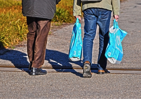 Passa a valer hoje lei que proíbe sacolas plásticas em Manaus; tire dúvidas