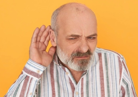 Surdez na terceira idade: Confira os primeiros indícios da perda auditiva
