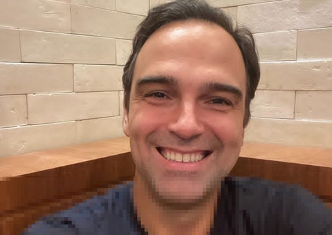 Colunista volta atrás e diz que Tadeu Schmidt é novo apresentador do BBB22