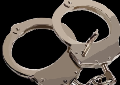 Casal é detido após assalto a posto de combustível em Manaus