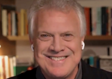 Pedro Bial aparece em foto rara com filha de 1 ano