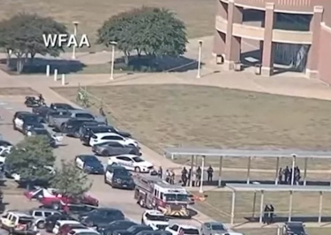 Tiroteio em escola deixa feridos no Texas 