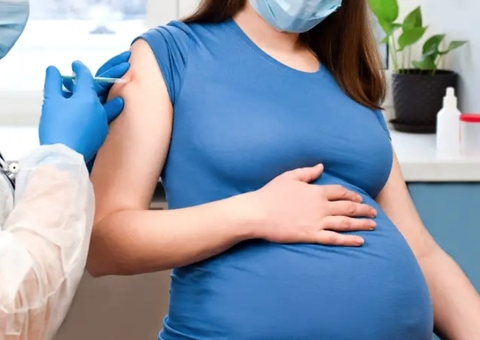 Câmara aprova retorno de gestantes vacinadas ao trabalho presencial 