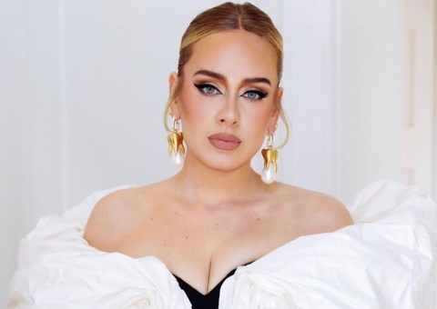 Adele surge deslumbrante em capa da Vogue e diz que álbum é sobre perguntas do filho