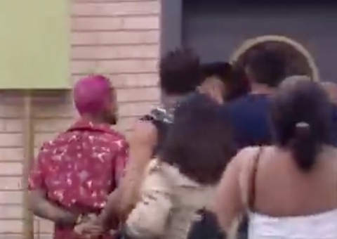 A Fazenda: Público pede expulsão de Dynho Alves após briga com Rico 