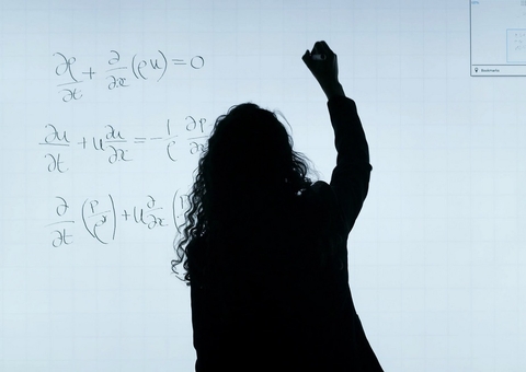 77% dos professores acreditam que não são valorizados pela sociedade