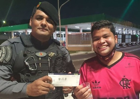 Jovem que chorou por ingresso consegue assistir jogo do Brasil na Arena da Amazônia