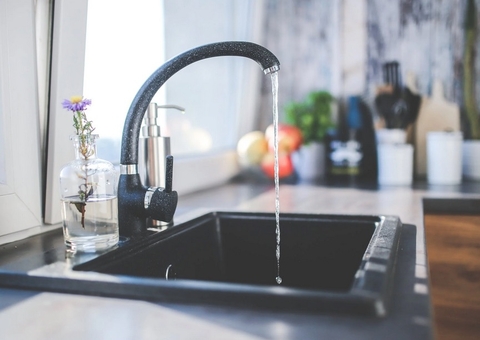 Consumidora será indenizada por receber fatura exorbitante da Águas de Manaus