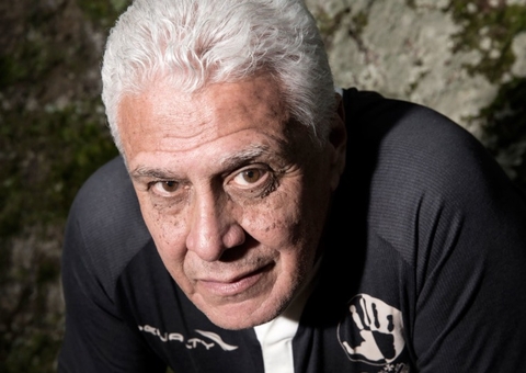 Vasco anuncia campanha para estátua de Roberto Dinamite em São Januário