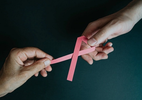 Outubro Rosa: Importância do tratamento precoce do câncer de mama