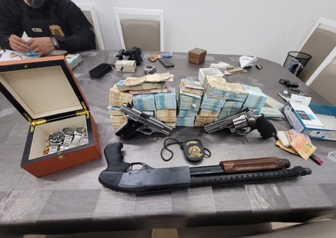 PF apreende dinheiro até em dólar em operação que ocorre em Manaus e prendeu Isaac Alcolumbre