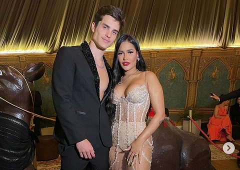 Ex-bbb Flay faz festão de aniversário e fica noiva; vídeo