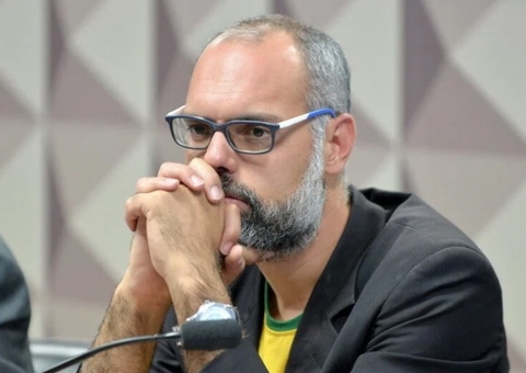 Moraes pede prisão e extradição de blogueiro bolsonarista Allan dos Santos