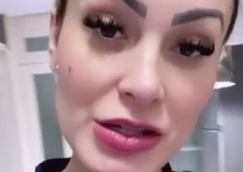 Andressa Urach decide se batizar nas águas pela 2ª vez e explica o motivo 