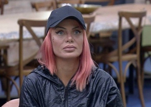 Valentina desconfia de gravidez e teme ser expulsa de A Fazenda 