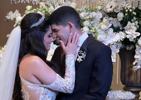 Zé Vaqueiro faz festão de casamento e não convida a mãe