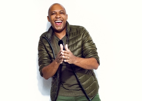 Salgadinho, ex-Katinguelê, anima Luar de Uaicurapá em Manaus