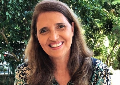 Psicóloga lança livro 'O adolescer e o amor nos discursos de mulheres manauaras'