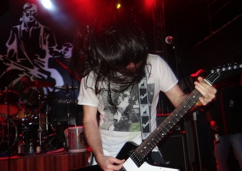 Concurso de fantasias agita Halloween "Caverna do Porão"