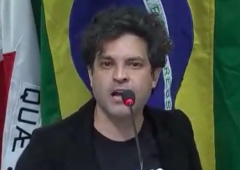 Vídeo: Vereador bolsonarista desmaia durante discurso na Câmara 