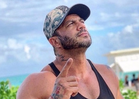 Kleber Bambam ostenta carro de R$ 1,5 milhão nos EUA 