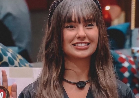 Ex-bbb Thais Braz surge com rosto diferente e internautas apontam harmonização