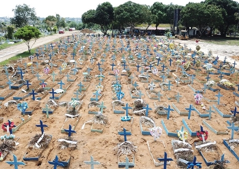 Corpos de vítimas da covid em valas comuns devem ganhar novas sepulturas em Manaus