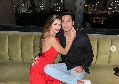 Luan Santana assume nova namorada e se declara: ‘minha ilha’; veja fotos