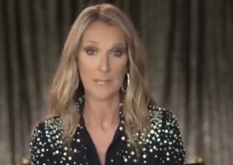Familiar de Céline Dion diz que cantora não consegue sair da cama e nem andar