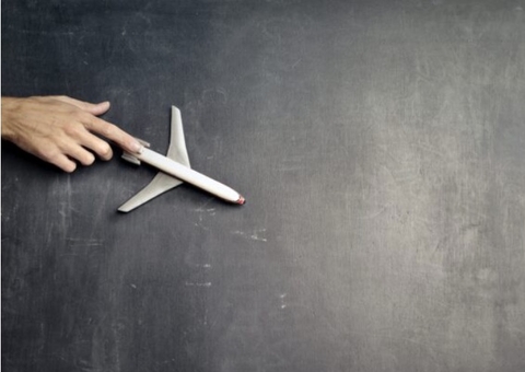 Azul Linhas Aéreas deve indenizar passageiro por atraso de 25 horas em voo