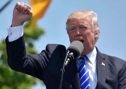 Donald Trump diz que Alec Baldwin pode ter atirado de propósito contra diretora de fotografia